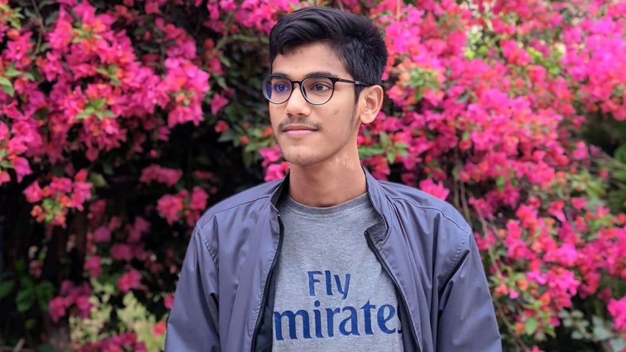 ফ্যানের সঙ্গে ঝুলছিল রুয়েট ছাত্রের লাশ