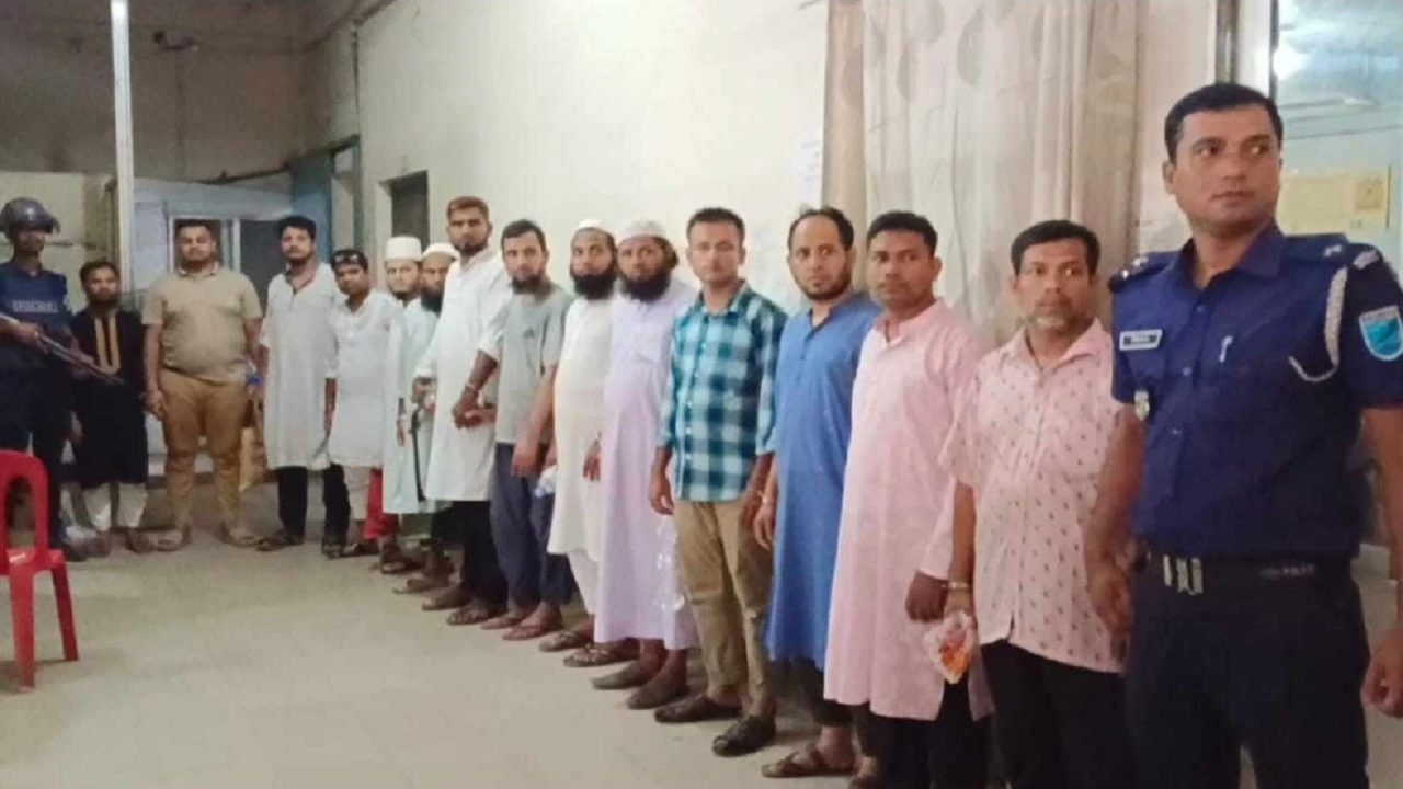 রেস্টুরেন্ট থেকে জামায়াতের ২২ নেতাকর্মী গ্রেপ্তার