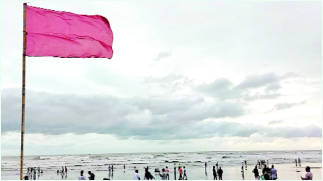 প্রবল হয়ে সন্ধ্যায় আঘাত হানতে পারে রেমাল