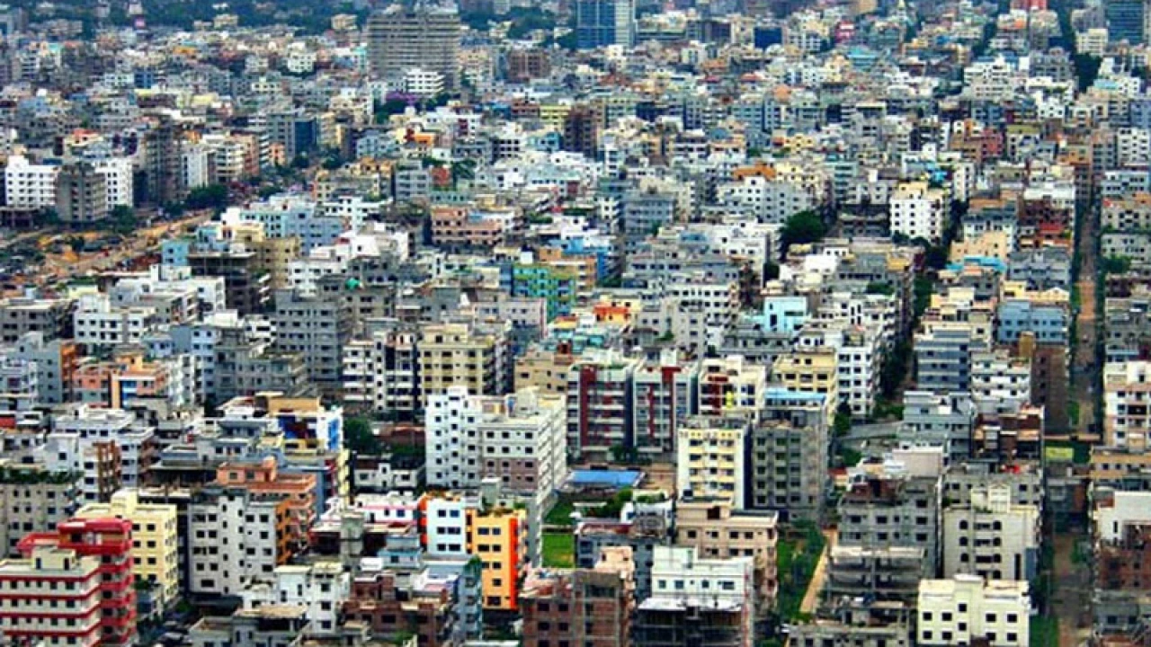 বিধিবিধানের তোয়াক্কা না করে চলছে বহুতল নির্মাণ