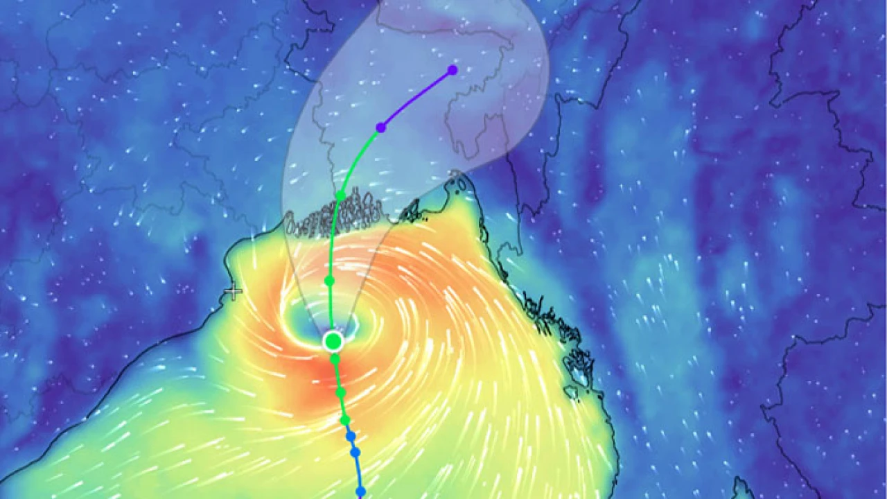 ১০ নম্বর মহাবিপদ সংকেত জারি