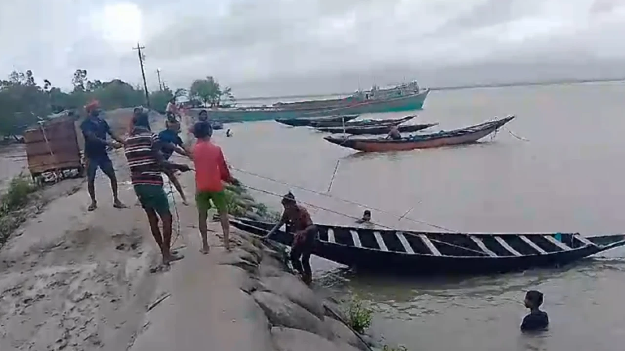 সাতক্ষীরা উপকূলে নদ-নদীতে পানি বৃদ্ধি
