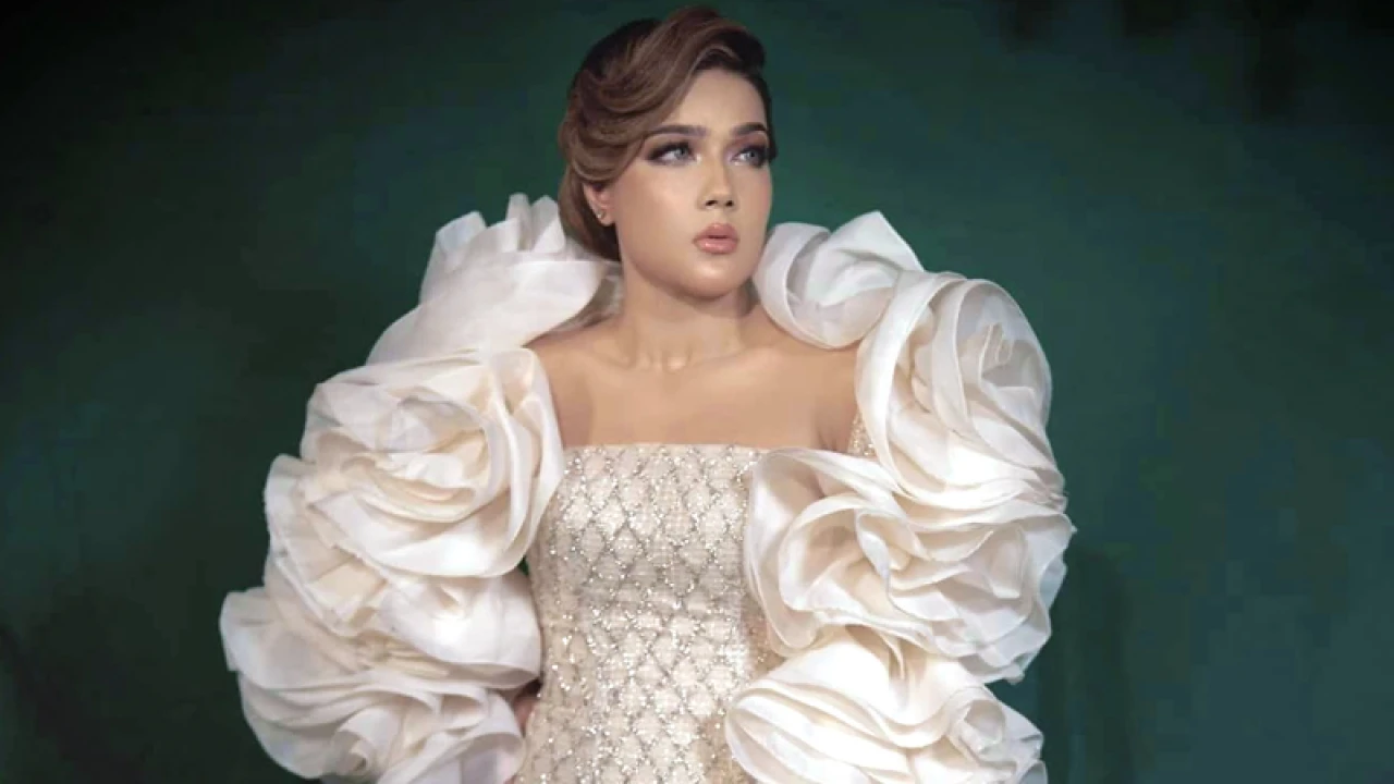 জুয়া কোম্পানির শুভেচ্ছাদূত, অবশেষে মুখ খুললেন মাহি