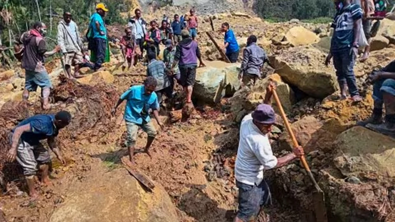 পাপুয়া নিউ গিনিতে ভূমিধস, নিখোঁজ ২০০০