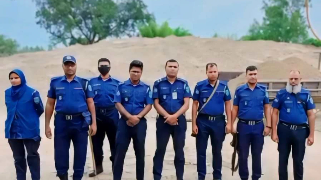 রানীশংকৈলের ‘স্বর্ণের পাহাড়’ ঘিরে রেখেছে পুলিশ