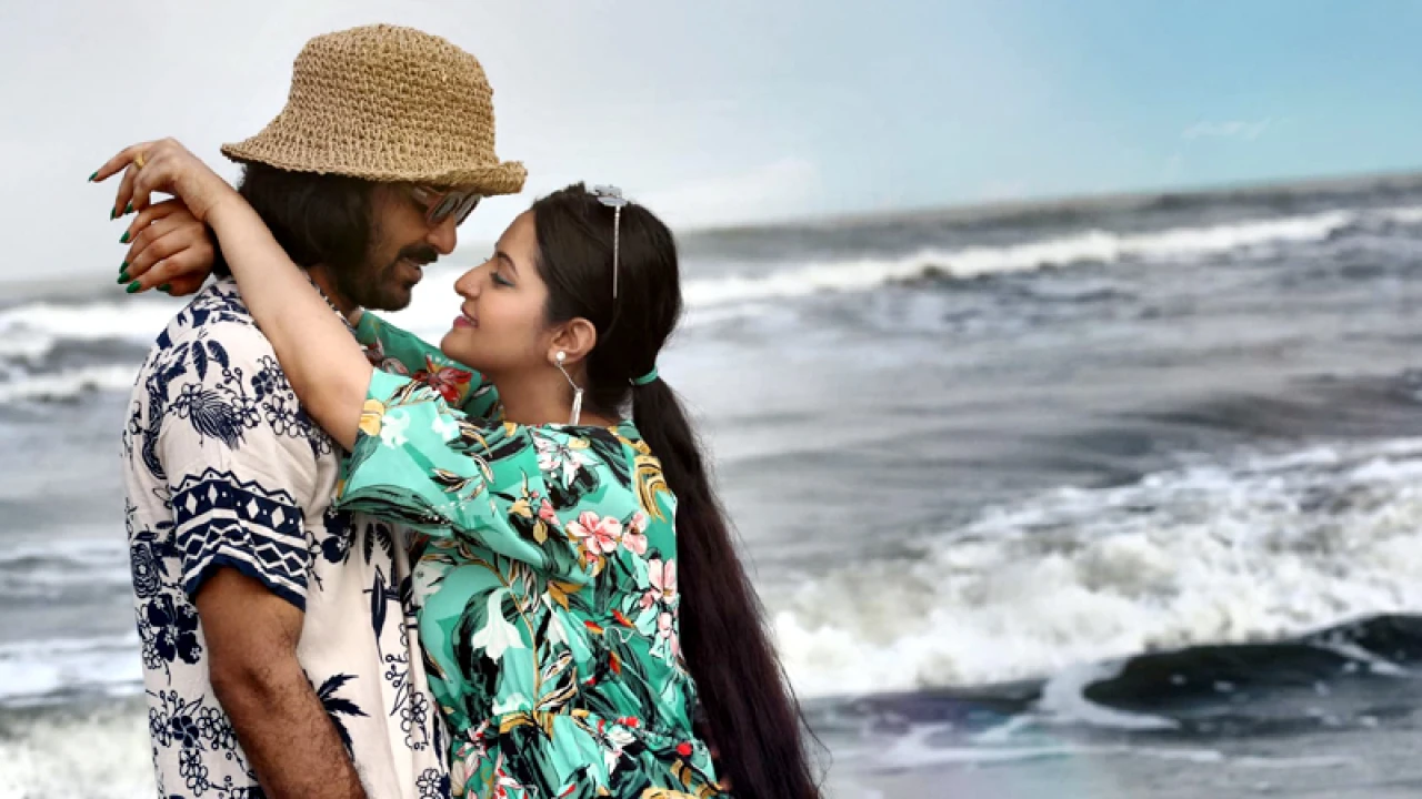 তবে কী এক হচ্ছেন রাজ-পরী