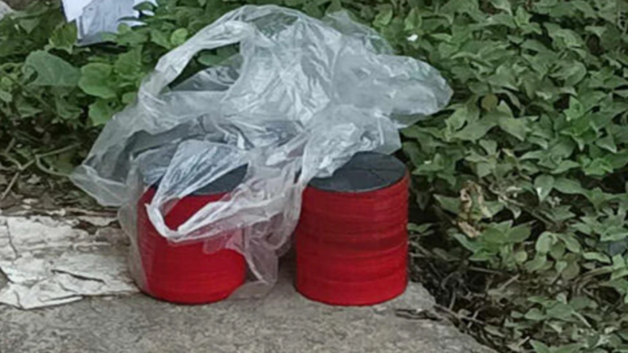 কলেজের পরিত্যক্ত ভবনে মিলল ৩৭টি হাতবোমা