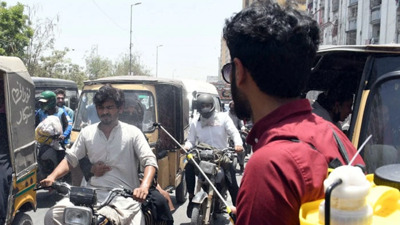 পাকিস্তানে তীব্র গরম, বৃষ্টির আশায় করাচিবাসী