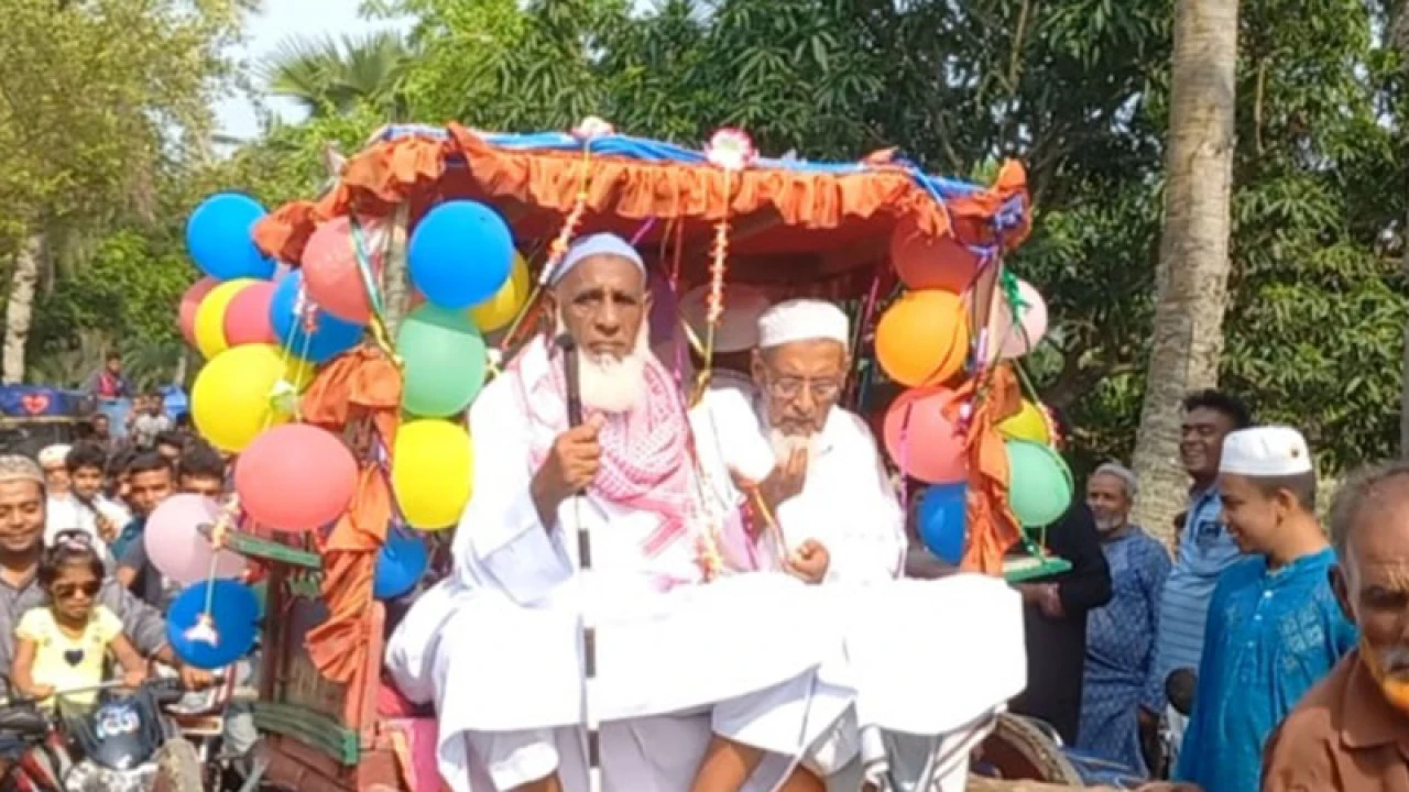 ৪১ বছর ইমামতির পর বিদায়, কান্নায় ভেঙে পড়লেন মুসল্লিরা