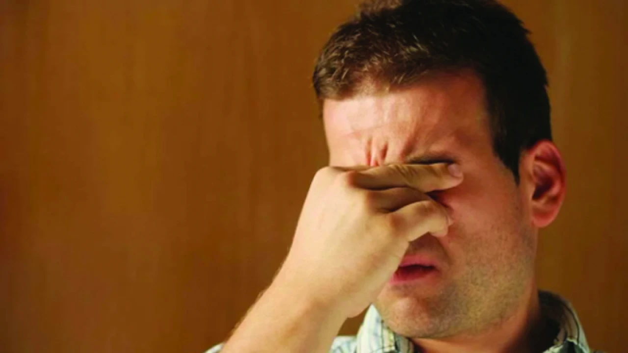 চোখও আক্রান্ত হতে পারে অ্যালার্জিতে