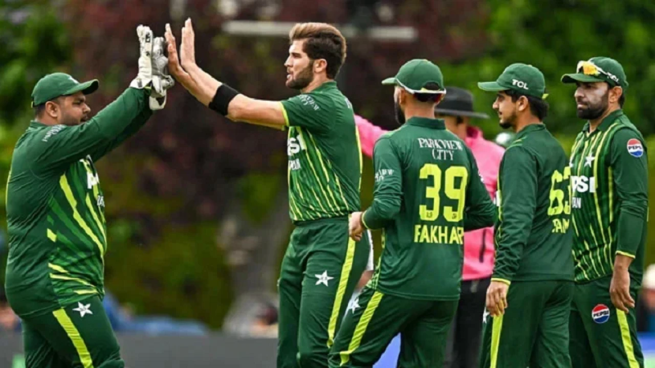 বিশ্বকাপ জিতলে রাজকীয় আপ্যায়নে বাবরদের হজ করাবে সৌদি