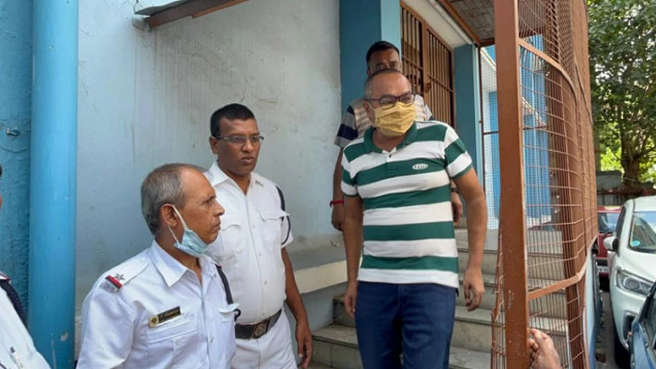 মৃত্যুর ৬ দিনেও শেষকৃত্য হয়নি পিকে হালদারের মায়ের