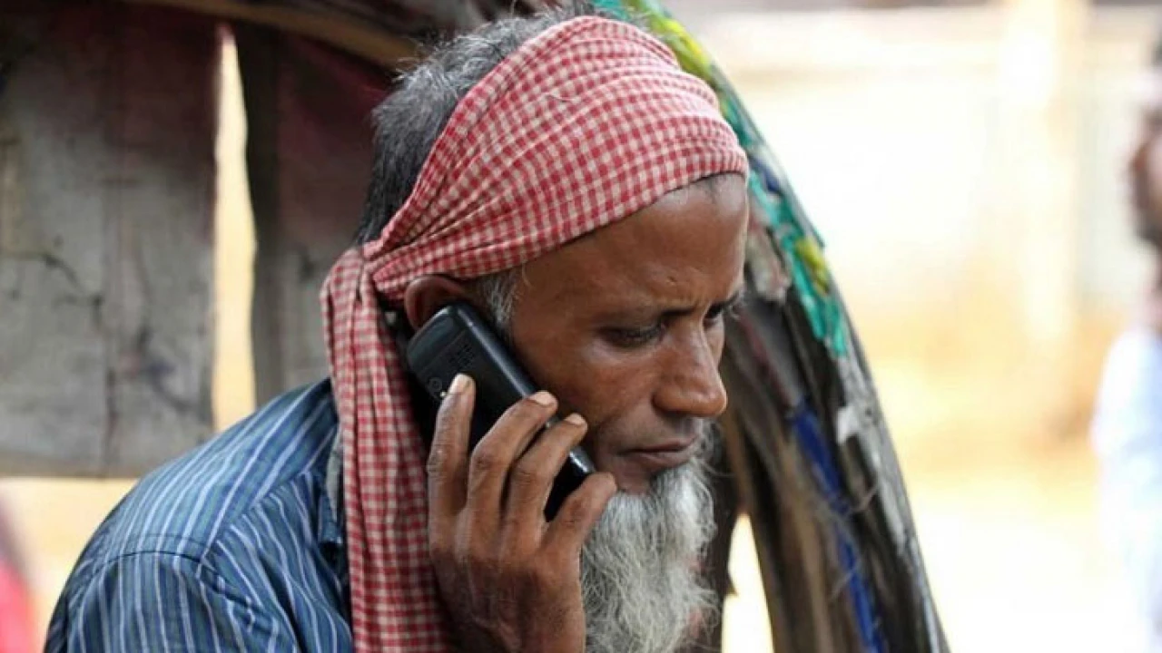বাড়ছে মোবাইলে কথা বলার খরচ