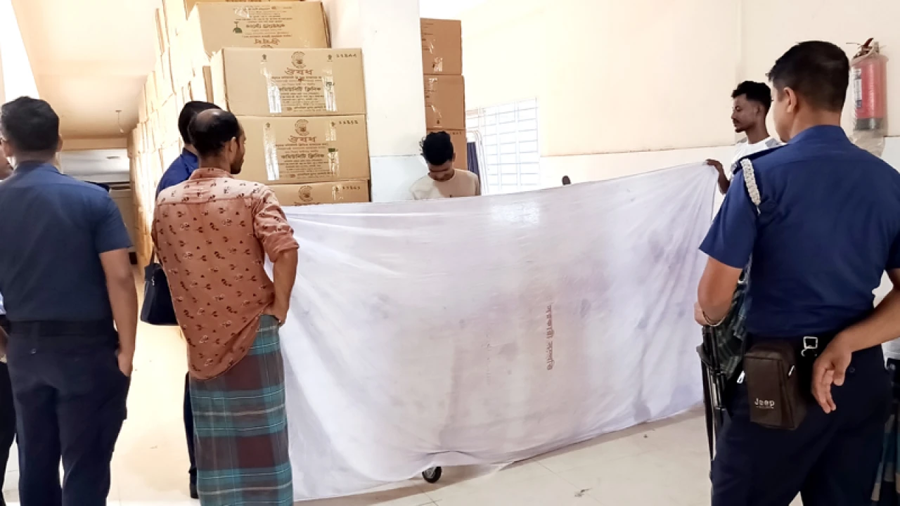 রাস্তায় পড়ে থাকা বিদ্যুতের তারে প্রাণ গেল যুবকের