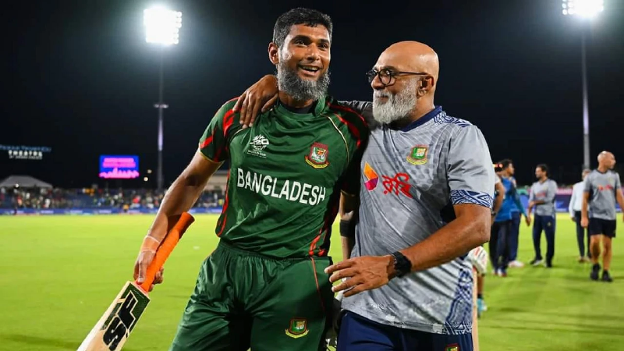 এই মাহমুদউল্লাহকেই বাদ দিতে চেয়েছিল বাংলাদেশ, বিস্ময় হার্শার