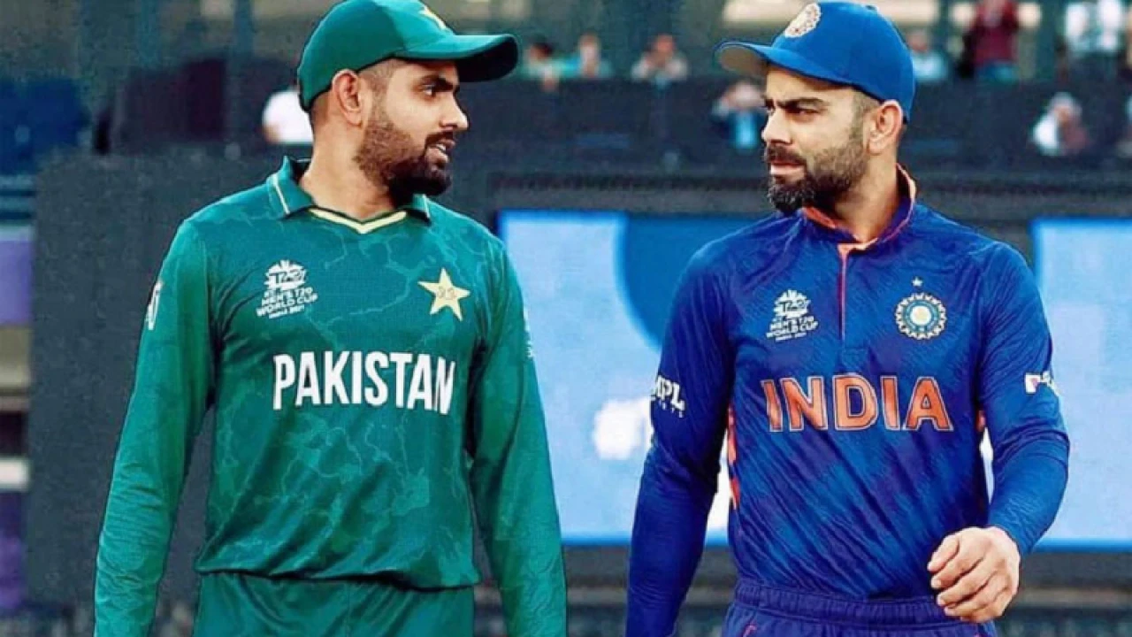 কোহলির জুতার সমানও নয় বাবর: সাবেক পাকিস্তানি তারকা