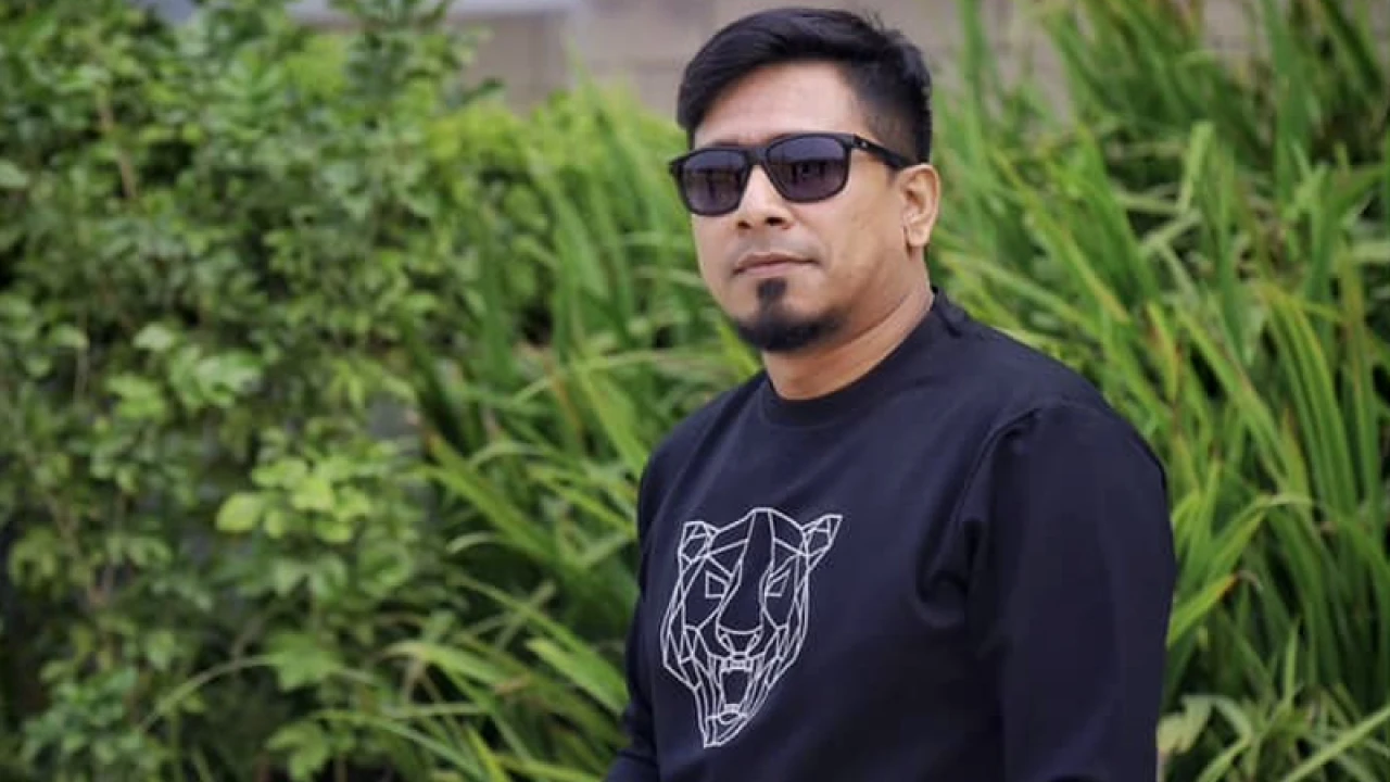 যে অনুরোধ করলেন নির্মাতা অমি