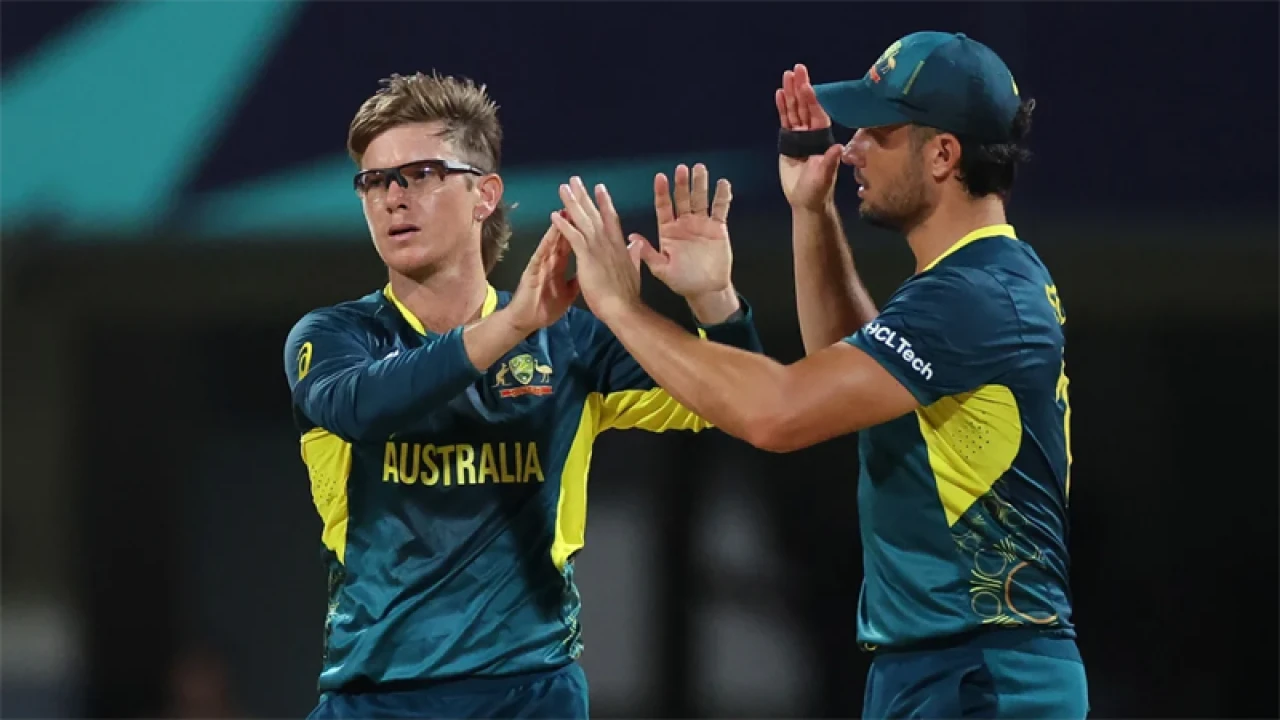 একশ উইকেটের মাইলফলকে জাম্পা