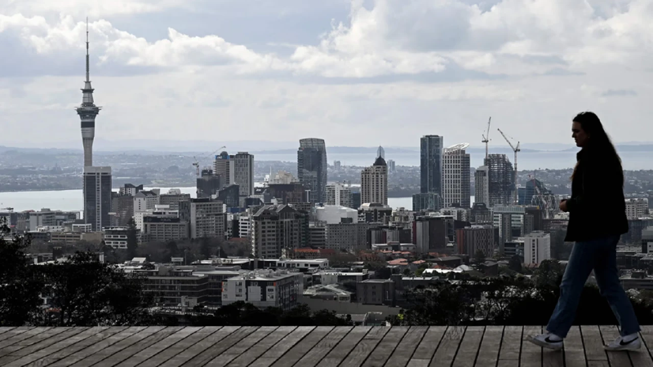 এত মানুষ কেন নিউজিল্যান্ড ছাড়ছেন