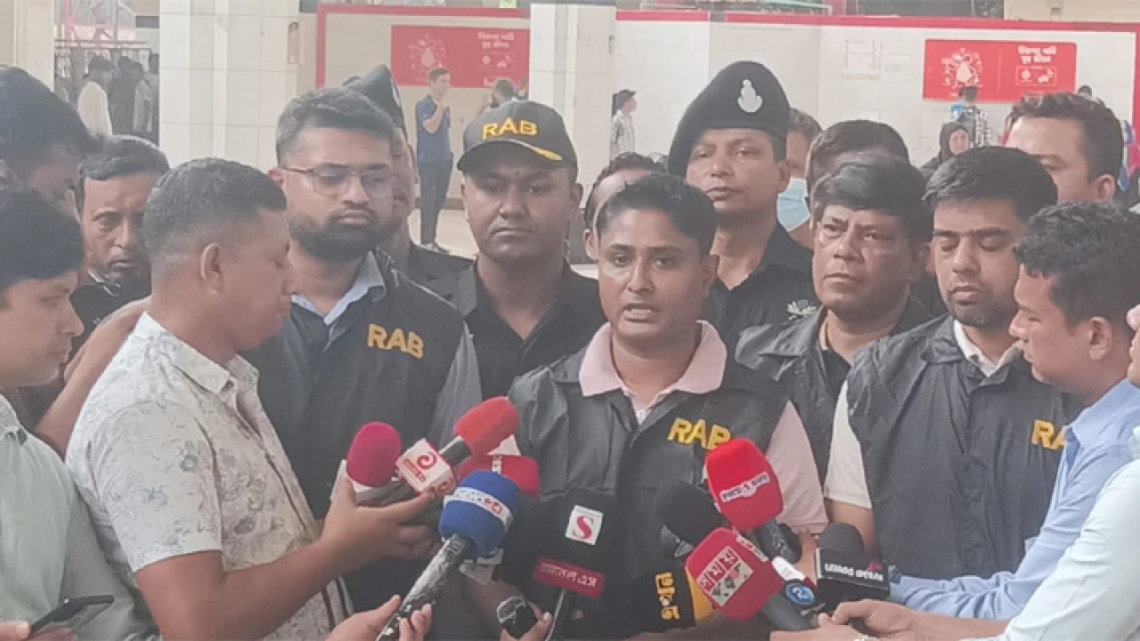 অন্যের এনআইডি দিয়ে ৫০০ টিকিট কেটে রেখেছিল চক্রটি