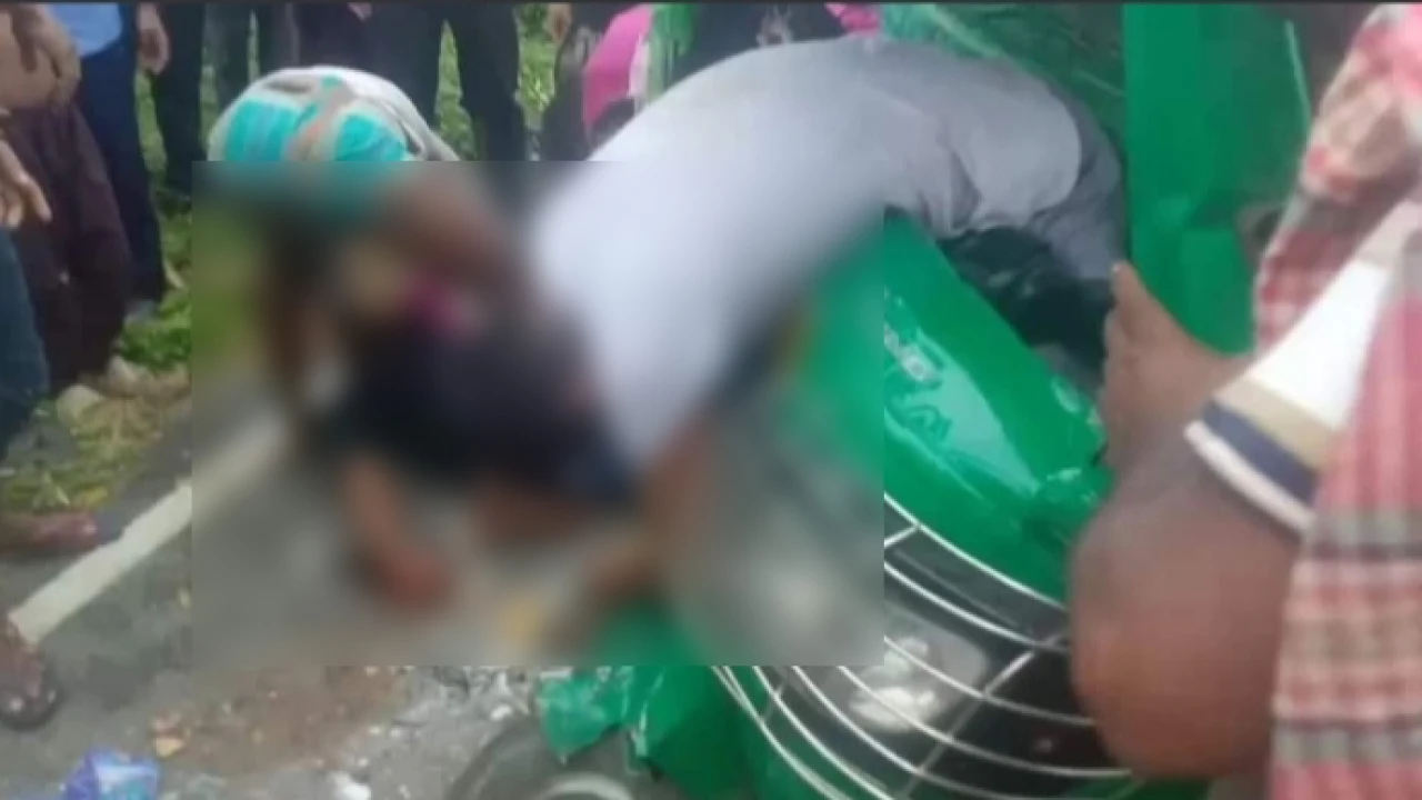 বাকেরগঞ্জে ৩ যানবাহনের সংঘর্ষে ঝরল ২ প্রাণ