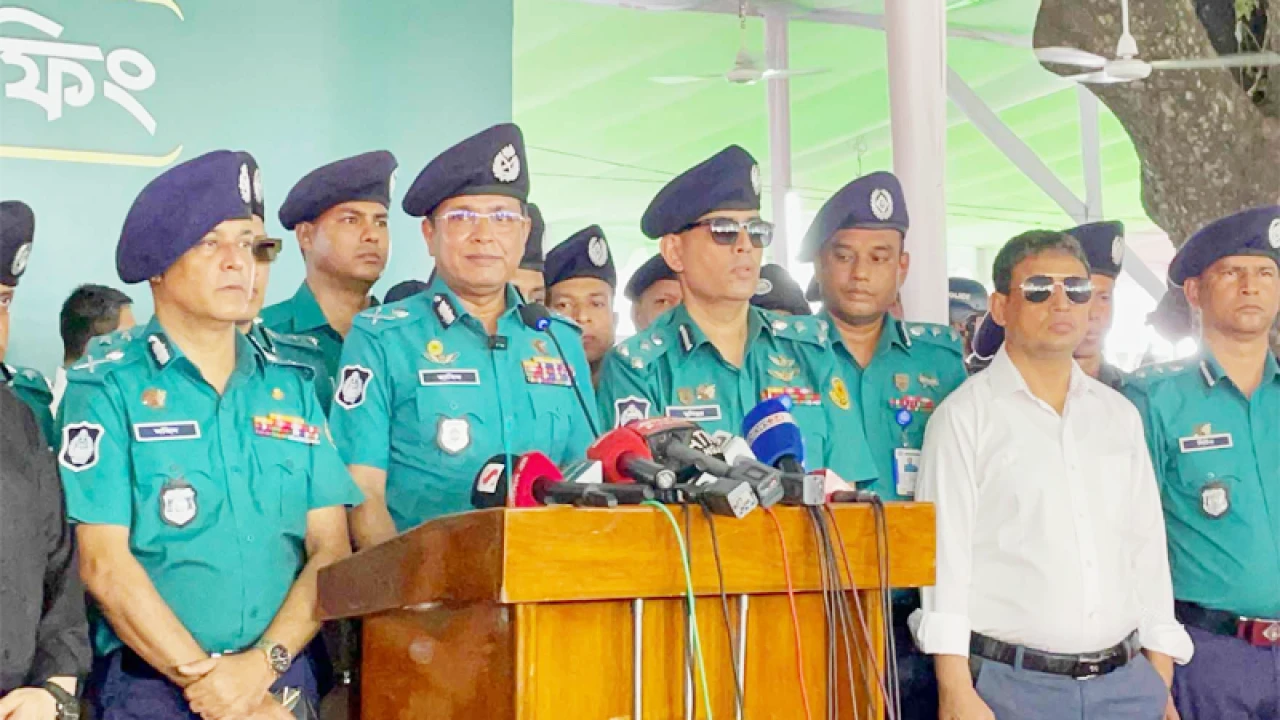 ঈদকেন্দ্রিক সুনির্দিষ্ট কোনো হুমকি নেই: ডিএমপি কমিশনার