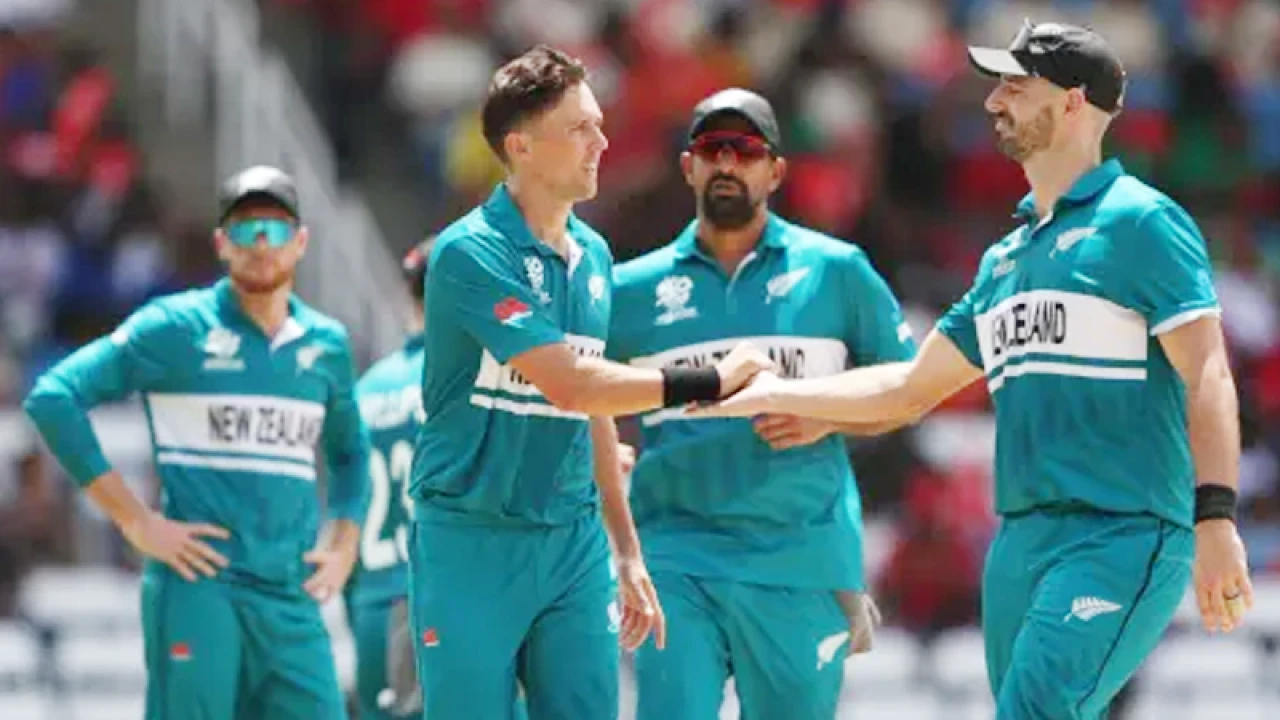 ফার্গুসনের রেকর্ড গড়া বোলিংয়ে সহজ জয় পেল নিউজিল্যান্ড