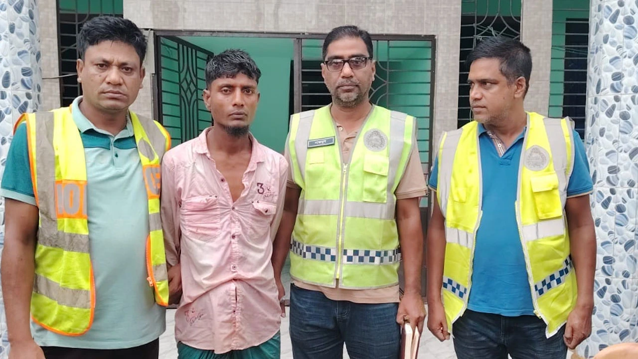 বাকিতে বিড়ি না দেওয়ায় দোকানিকে কুপিয়ে হত্যা