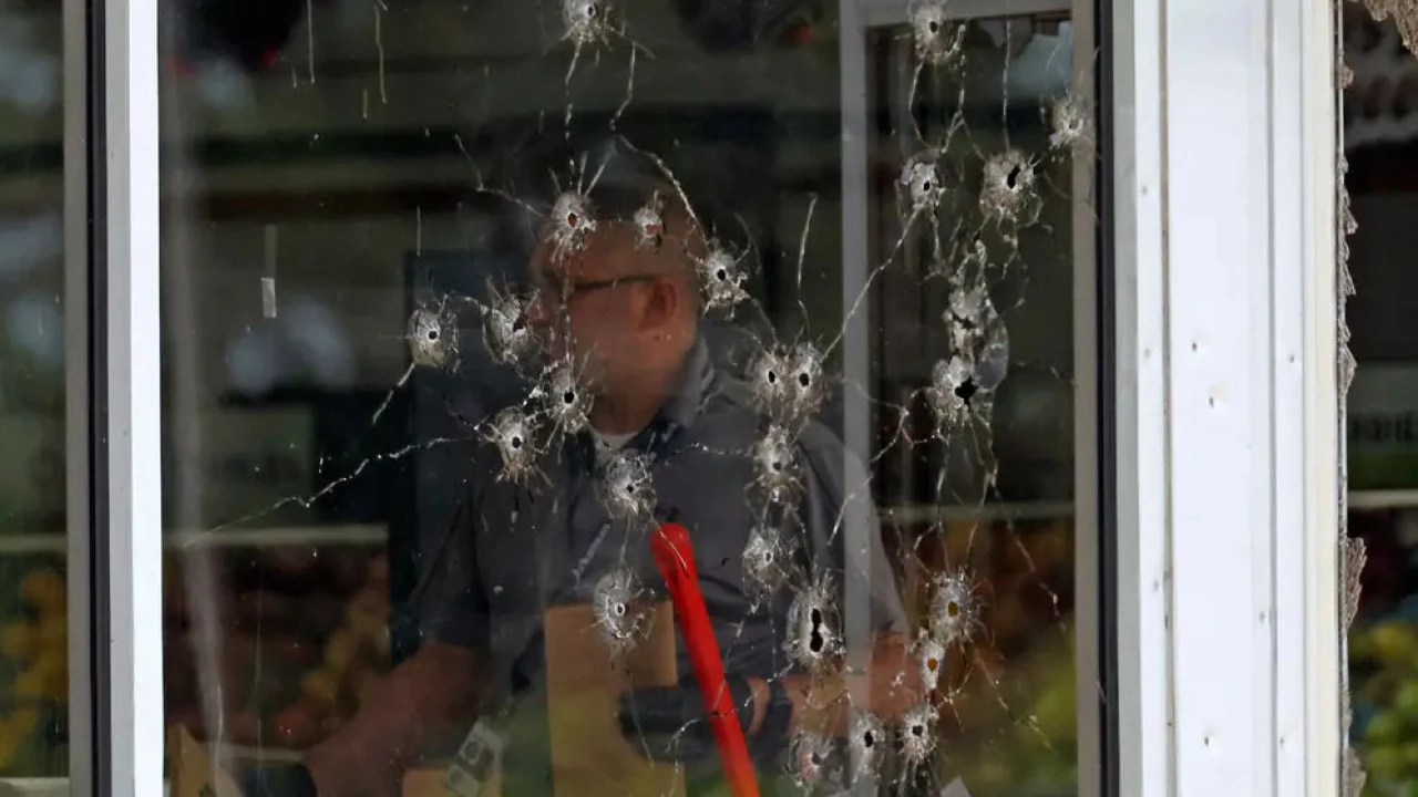 যুক্তরাষ্ট্রে সুপারশপে বন্দুকধারীর গুলি, নিহত ৩