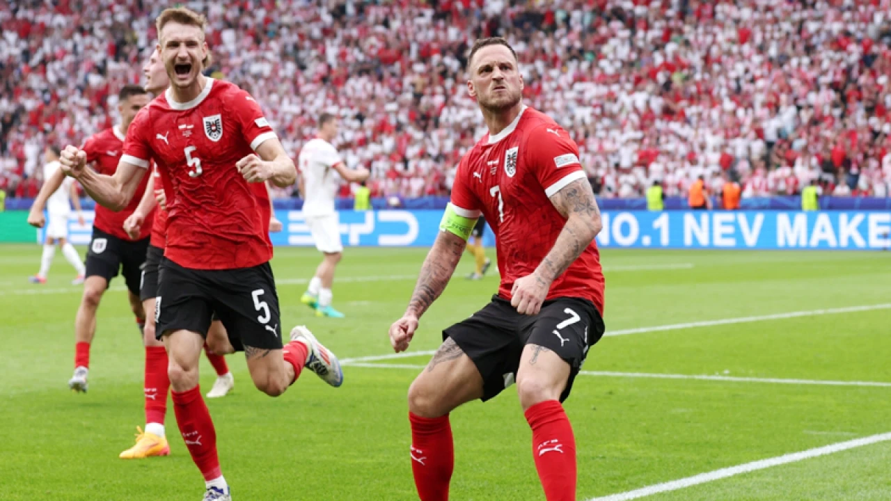 পোল্যান্ডকে হারিয়ে ইতিহাস গড়ল অস্ট্রিয়া