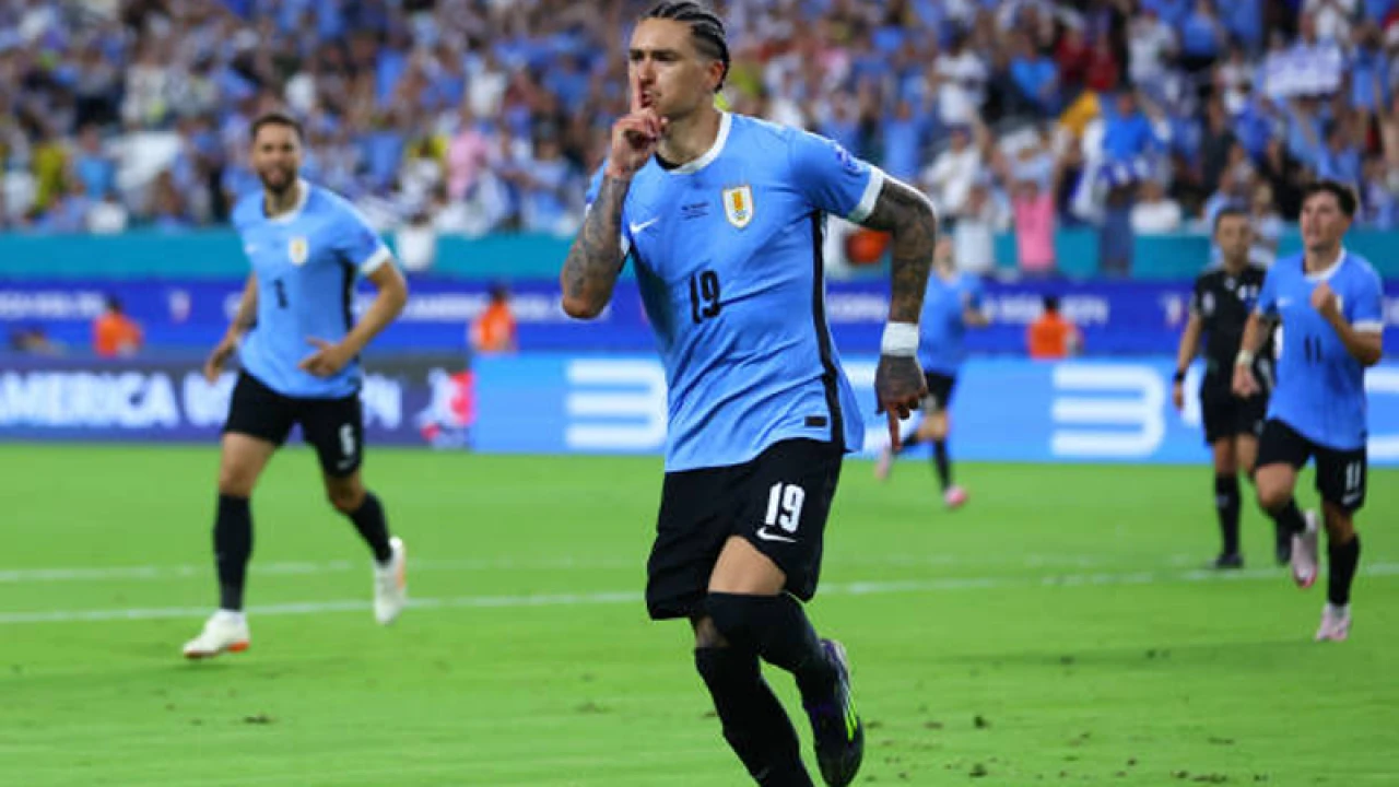 দারুণ জয়ে উরুগুয়ের শুরু