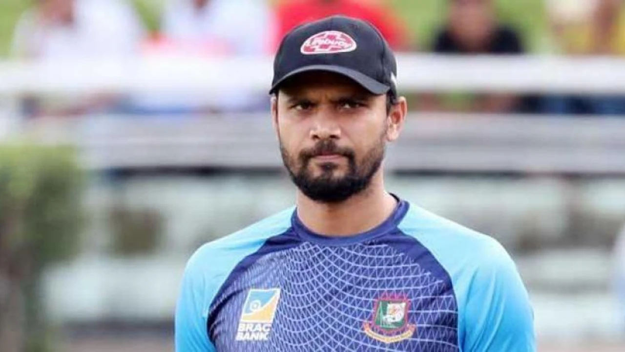 টাইগারদের ব্যাটিংয়ের সমালোচনা করে যে পোস্ট দিলেন মাশরাফি