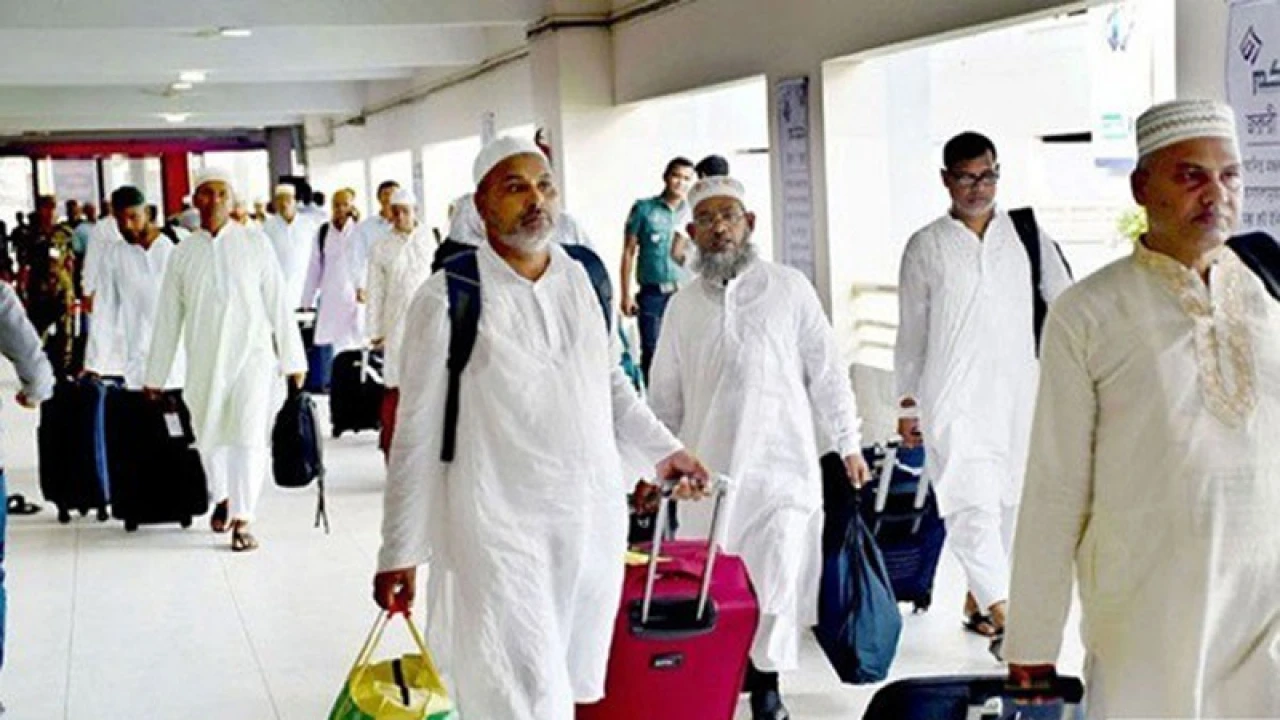 হজ পালন শেষে দেশে ফিরলেন সাড়ে ১৯ হাজার হজযাত্রী