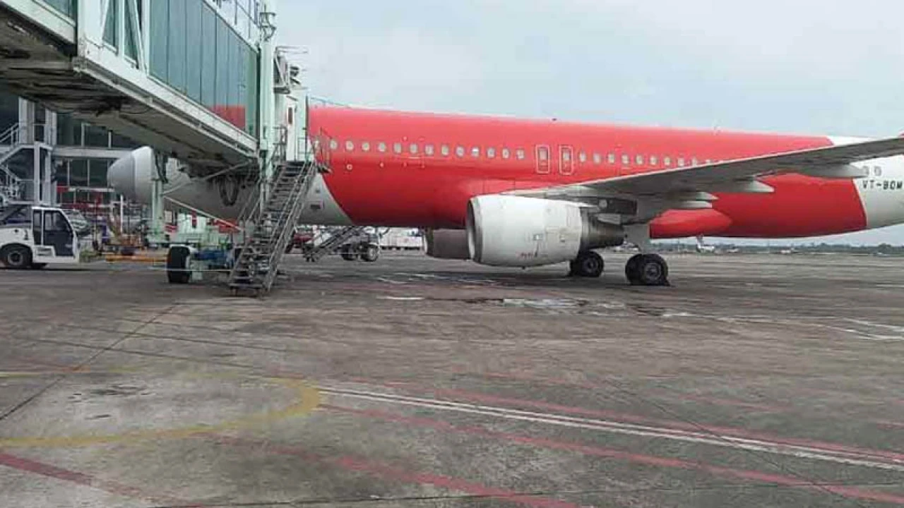 ‘আমার ব্যাগে বোমা আছে’, বিমানবন্দরে বললেন যাত্রী