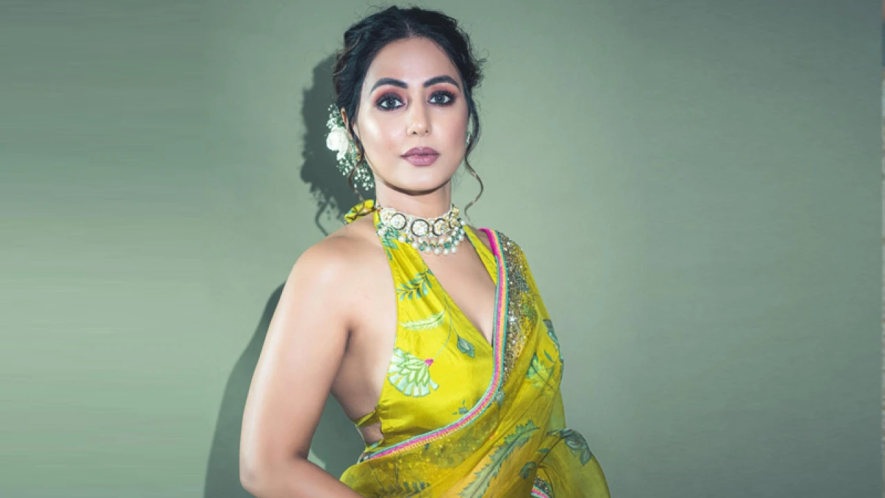 ক্যানসারে আক্রান্ত অভিনেত্রী হিনা খান