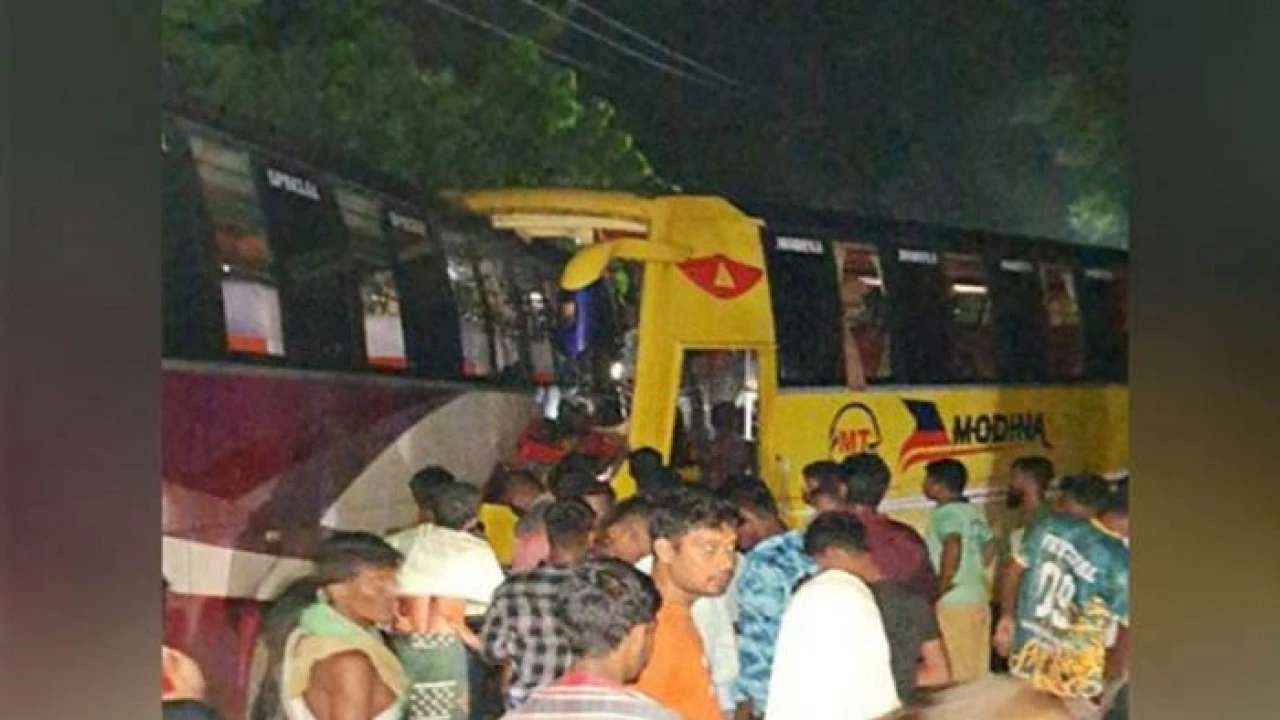 রাজশাহীতে দুই বাসের মুখোমুখি সংঘর্ষে নিহত ২