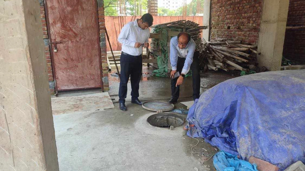 এডিসের লার্ভা পাওয়ায় ১০ স্থাপনাকে ডিএসসিসি’র জরিমানা