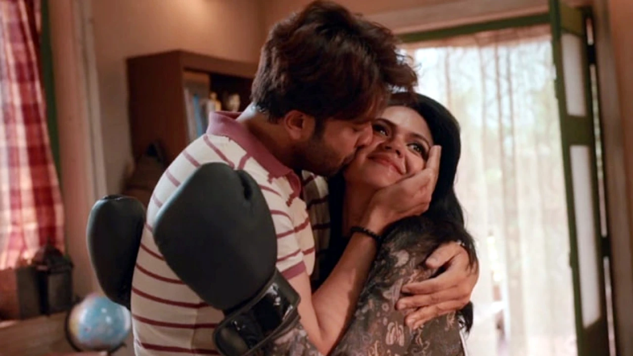 এবার প্রকাশ্যে ‘তুফান’র ‘ফেঁসে যাই’