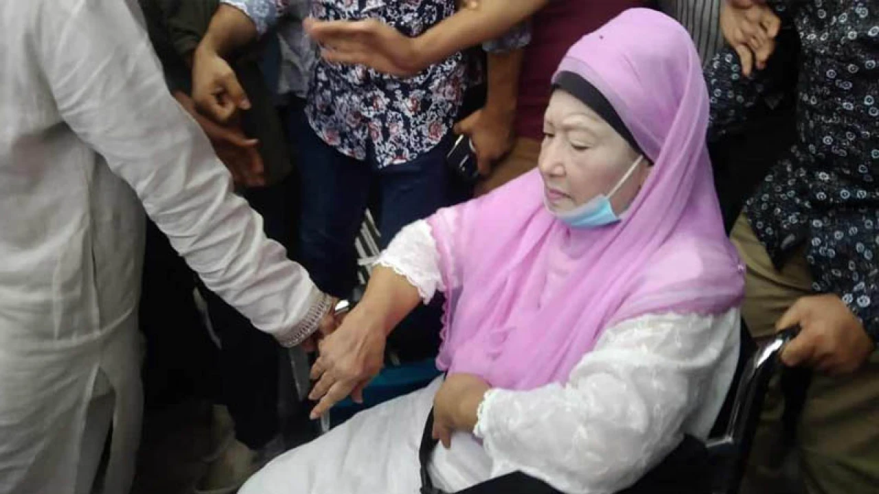 হাসপাতাল থেকে বাসায় ফিরলেন খালেদা জিয়া