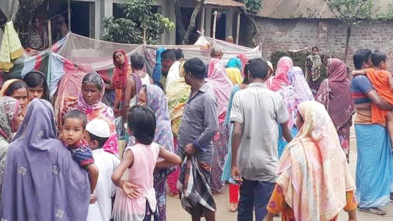 সেপটিক ট্যাংকে পড়ে মা-ছেলেসহ ৩ জনের মৃত্যু