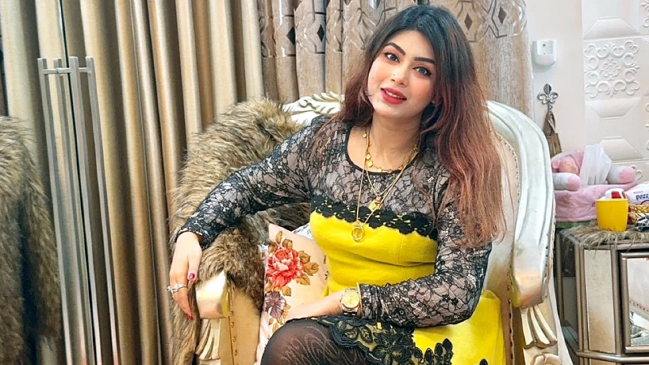 শাকিবকে নয়, দুবাইয়ের শেখদের বিয়ে করতে চান মিষ্টি জান্নাত!