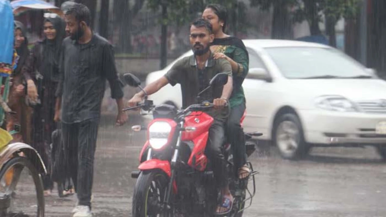 বৃষ্টি কমবে কবে, জানাল আবহাওয়া অফিস