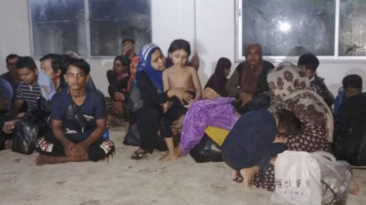 মিয়ানমারের ফেরত পাঠানো হলো দুই বিজিপি ও ৩১ রোহিঙ্গাকে