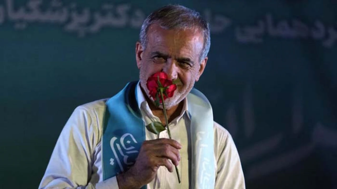 ইরানের নতুন প্রেসিডেন্ট মাসুদ পেজেশকিয়ান