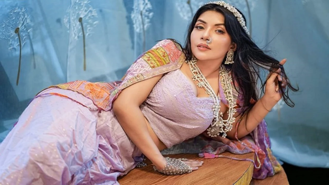 সবকিছুর আগে চাওয়া শিল্পীসত্তাকে খুশি রাখা