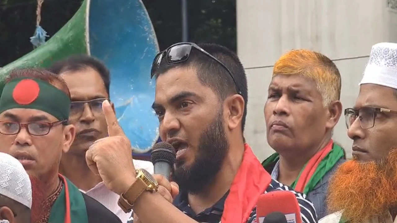 আপনারা কাদের বিরুদ্ধে আন্দোলন করছেন, প্রশ্ন মুক্তিযুদ্ধ মঞ্চের (ভিডিও)