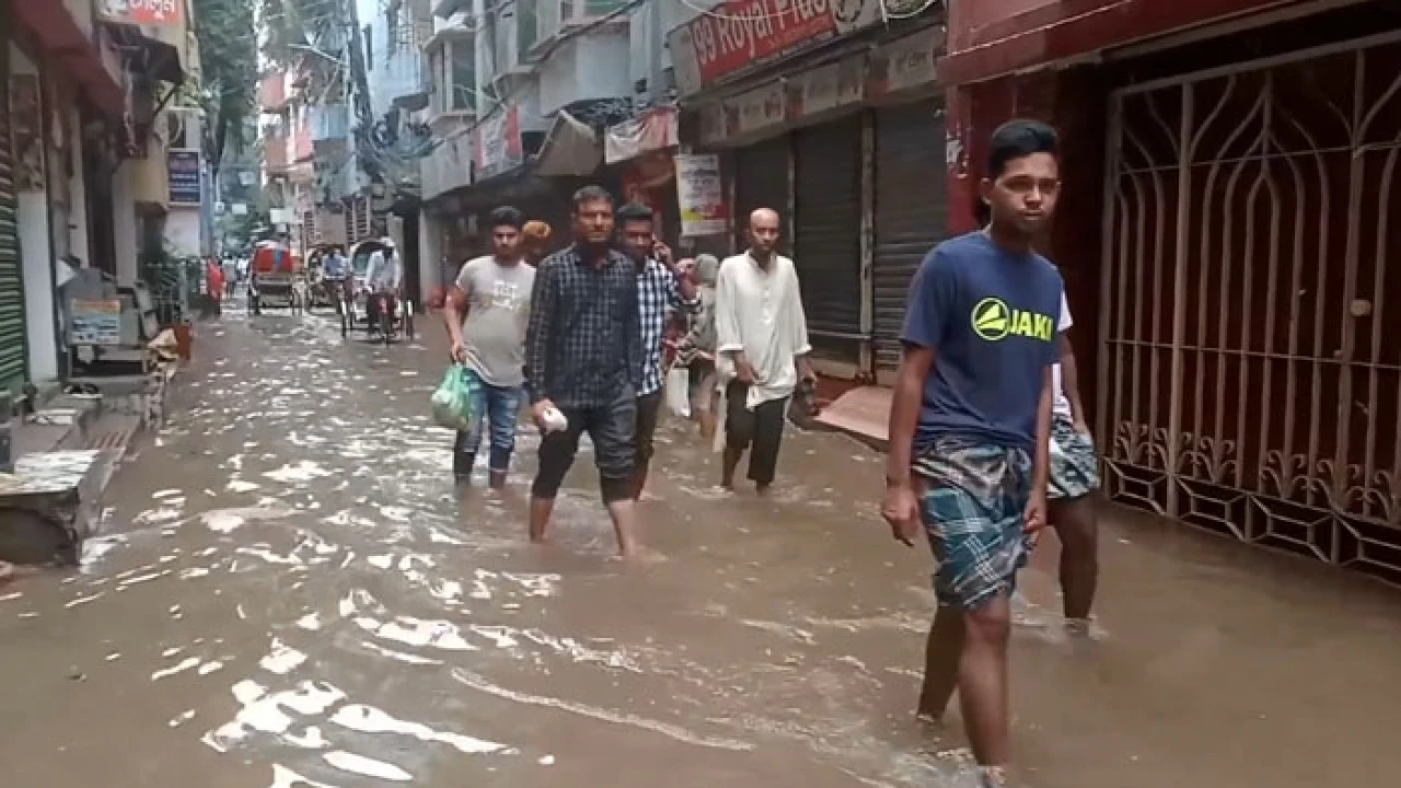 ৩ ঘণ্টায় ঢাকায় কতটা বৃষ্টি হলো, জানাল আবহাওয়া অধিদপ্তর