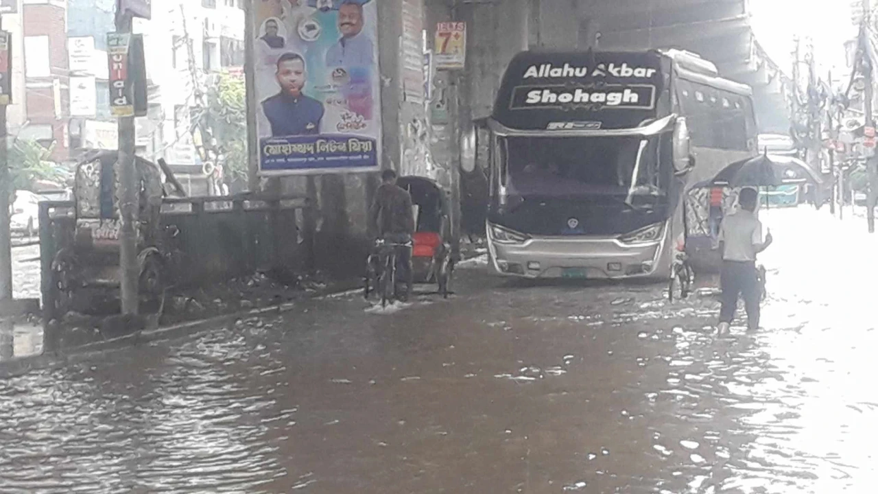 জলাবদ্ধতা: যানজট নিয়ে যে বার্তা দিল ট্রাফিক বিভাগ