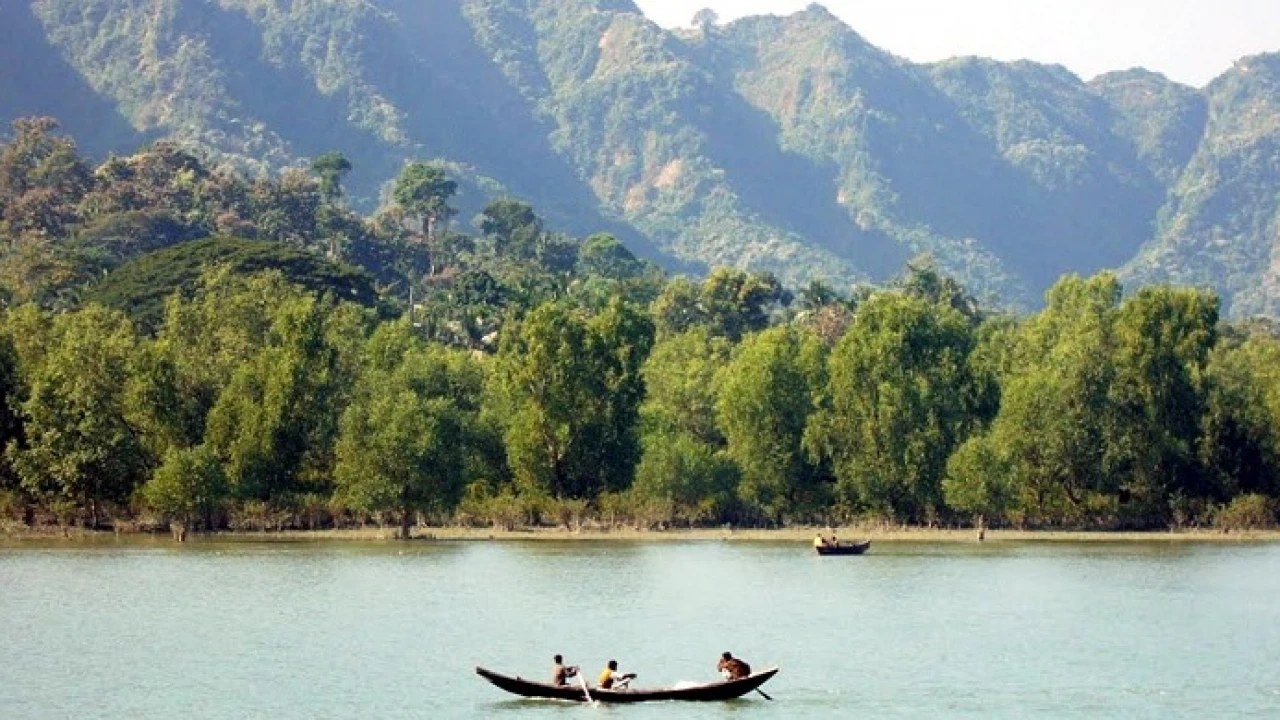 নাফ নদে ভাসছিল মরদেহ