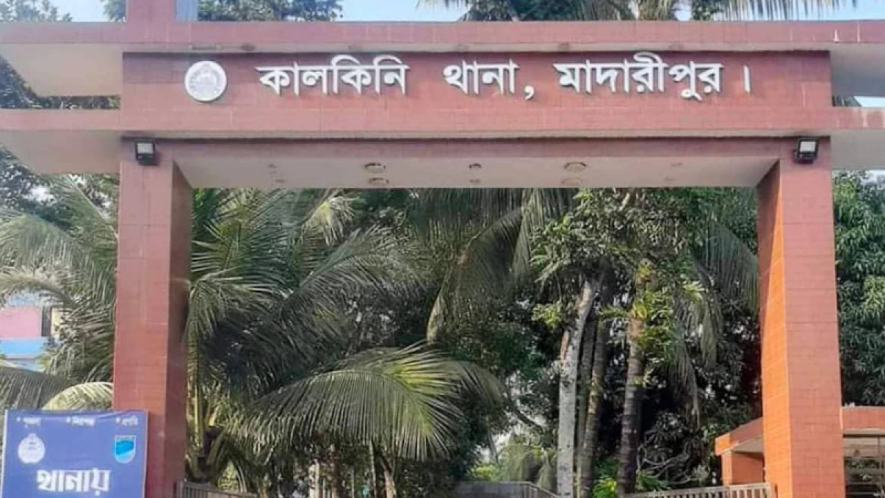 টাকা নিয়ে চোরচক্রকে ছেড়ে দিলেন নৈশ্য প্রহরীরা